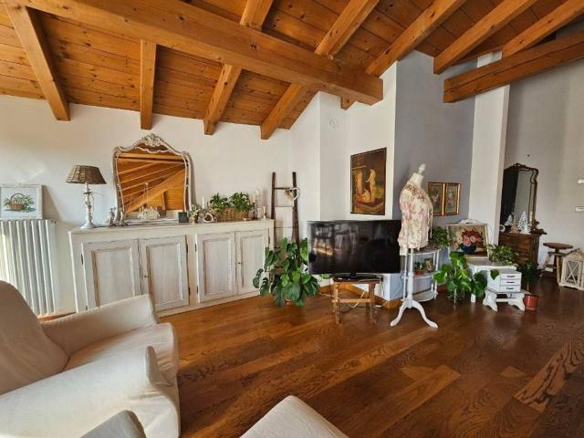 Villa Indipendente in vendita a Piemonte, Novara