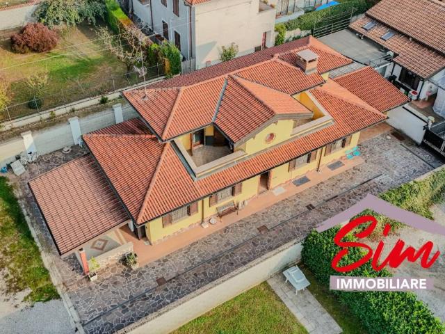 Villa Indipendente in vendita a Bornate, Piemonte