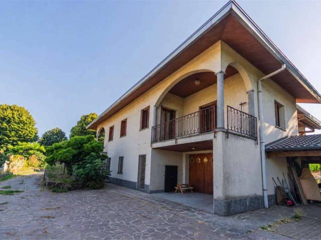 Villa Indipendente in vendita a Borgo, Galliate