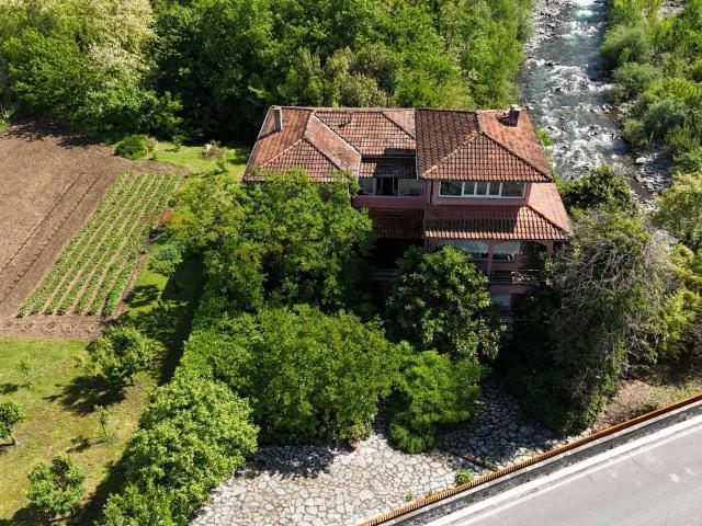 Villa Indipendente in vendita a Unione dei comuni Media Valle del Serchio, Barga