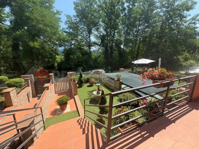 Villa Indipendente in vendita a Unione Comuni Garfagnana, Gallicano