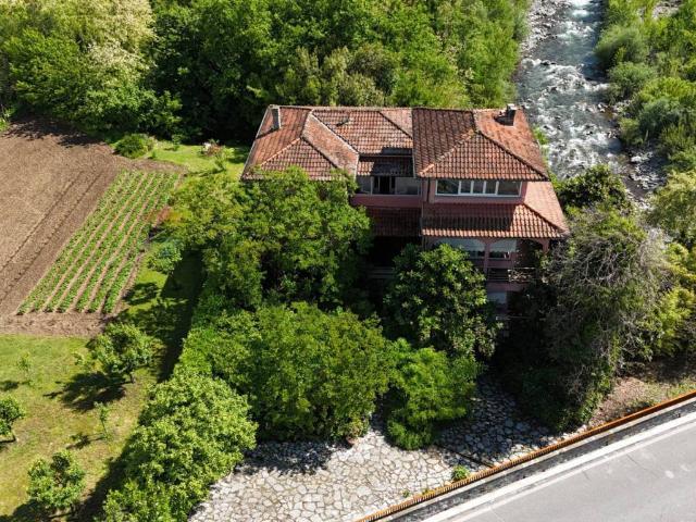 Villa Indipendente in vendita a Unione dei comuni Media Valle del Serchio, Barga