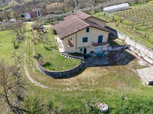 Villa Indipendente in vendita a Gallinaro, Lazio