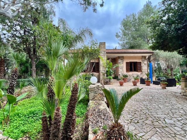 Villa Indipendente in vendita a Puglia, Lecce
