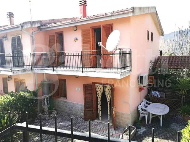 Villa Indipendente in vendita a Galluccio, Campania