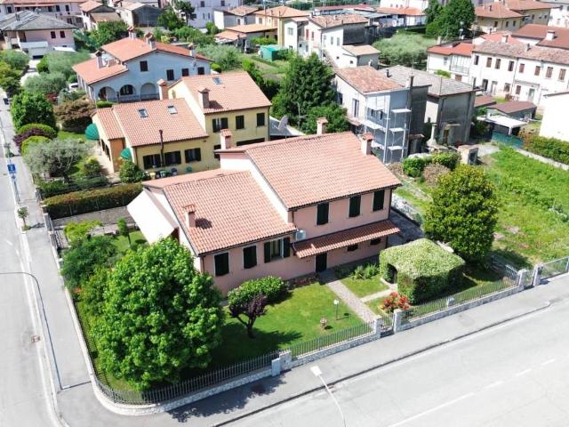 Villa Indipendente in vendita a Galzignano Terme, Padova