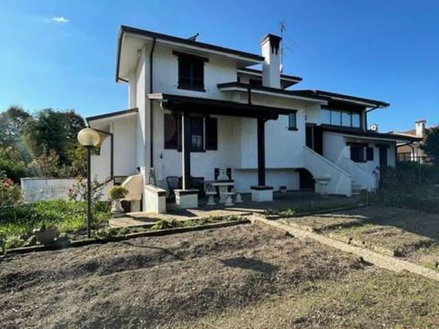 Villa Indipendente in vendita a Gambara, Lombardia