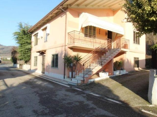 Villa Indipendente in vendita a Gambellara, Veneto