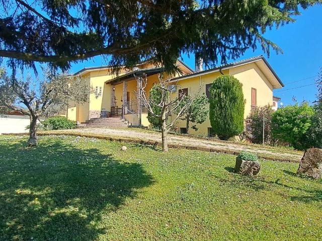 Villa Indipendente in vendita a Gambellara, Veneto