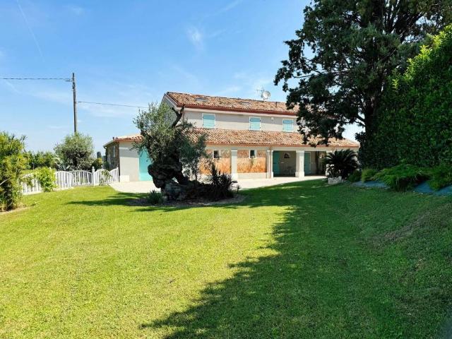 Villa Indipendente in vendita a Gambettola, Reggio Emilia