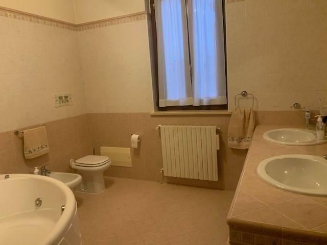 Villa Indipendente in vendita a Gambolò, Pavia