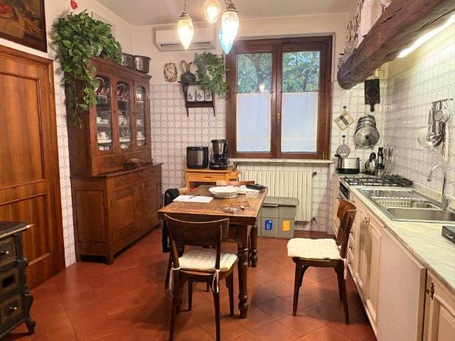 Villa Indipendente in vendita a Gambolò, Pavia