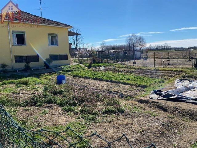 Villa Indipendente in vendita a Gambolò, Lombardia