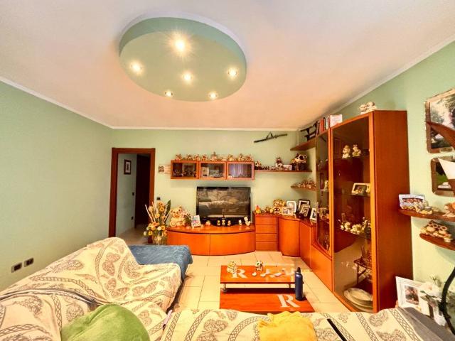 Villa Indipendente in vendita a Gambolò, Pavia