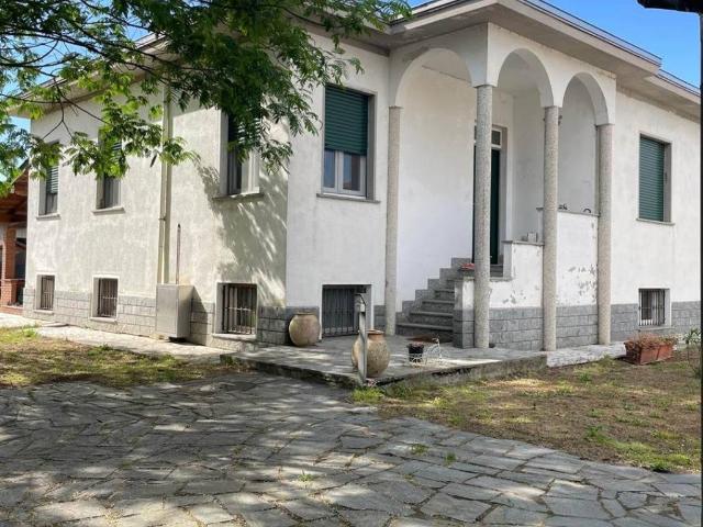 Villa Indipendente in vendita a Gambolò, Lombardia