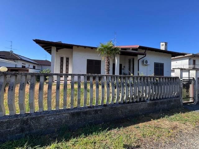 Villa Indipendente in vendita a Gambolò, Lombardia