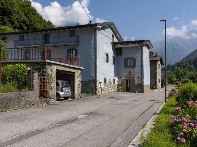 Villa Indipendente in vendita a Gandellino, Lombardia