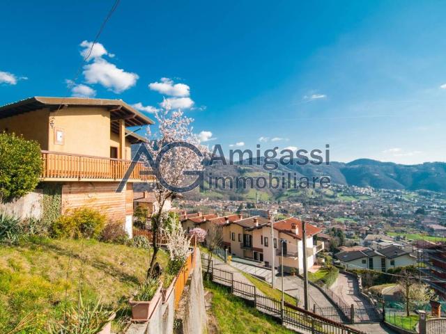 Villa Indipendente in vendita a Gandino, Lombardia