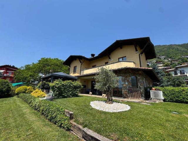 Villa Indipendente in vendita a Gandino, Lombardia