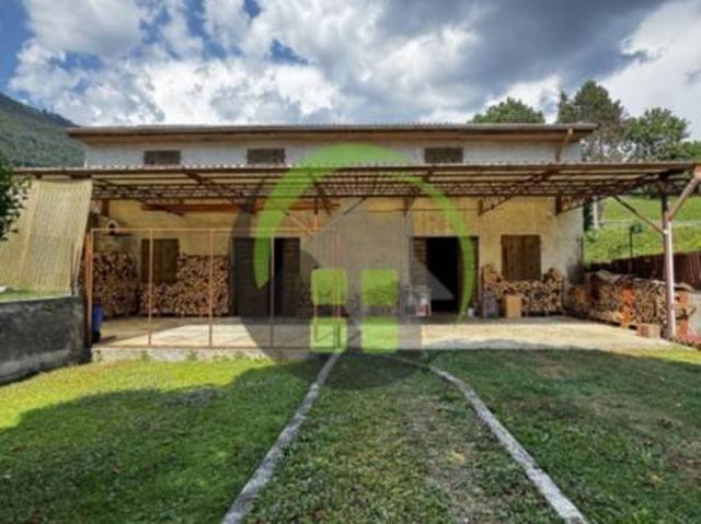Villa Indipendente in vendita a Gandino, Lombardia