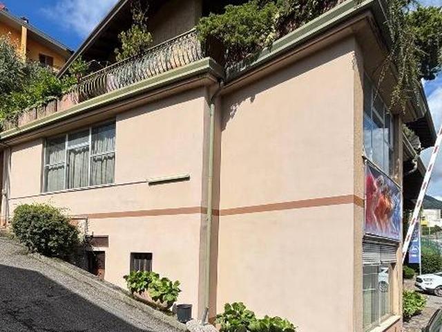 Villa Indipendente in vendita a Gandino, Lombardia