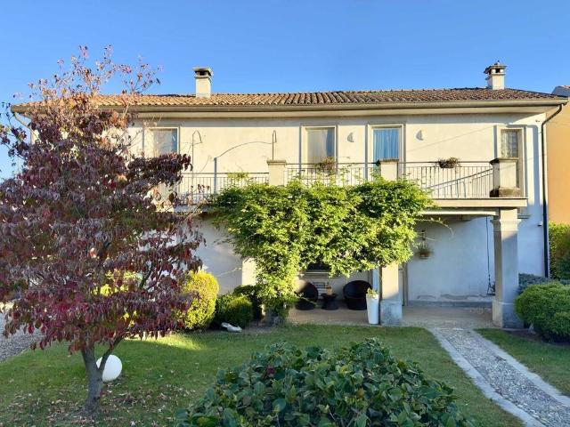 Villa Indipendente in vendita a Piemonte, Novara
