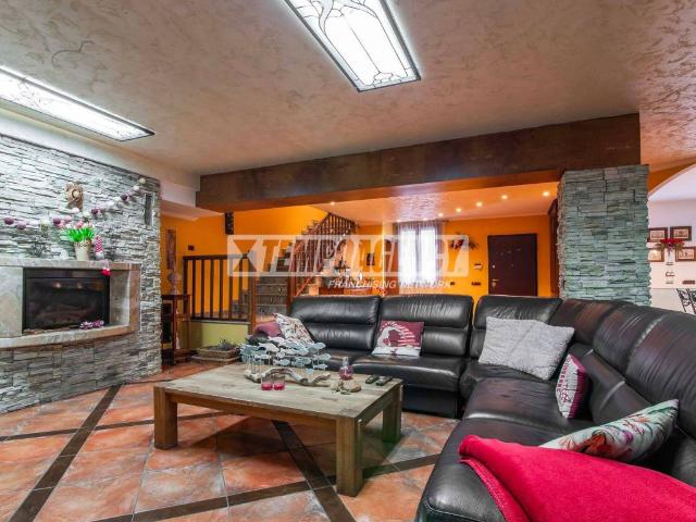 Villa Indipendente in vendita a Bariana, Garbagnate Milanese