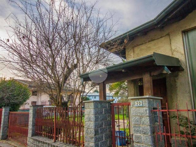 Villa Indipendente in vendita a Santa Maria Rossa, Garbagnate Milanese