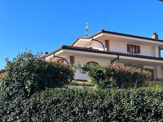 Villa Indipendente in vendita a Bariana, Garbagnate Milanese