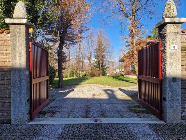 Villa Indipendente in vendita a Garbagnate Monastero, Lombardia