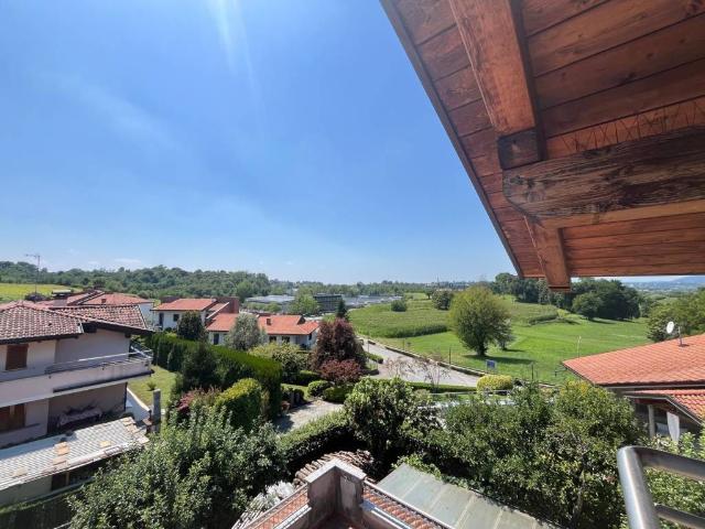 Villa Indipendente in vendita a Garbagnate Monastero, Lombardia