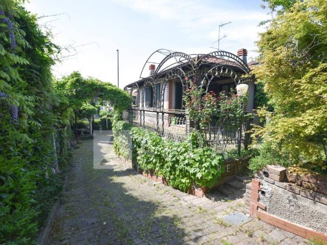 Villa Indipendente in vendita a Garbagnate Monastero, Lombardia