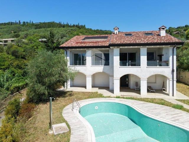 Villa Indipendente in vendita a Garda, Veneto