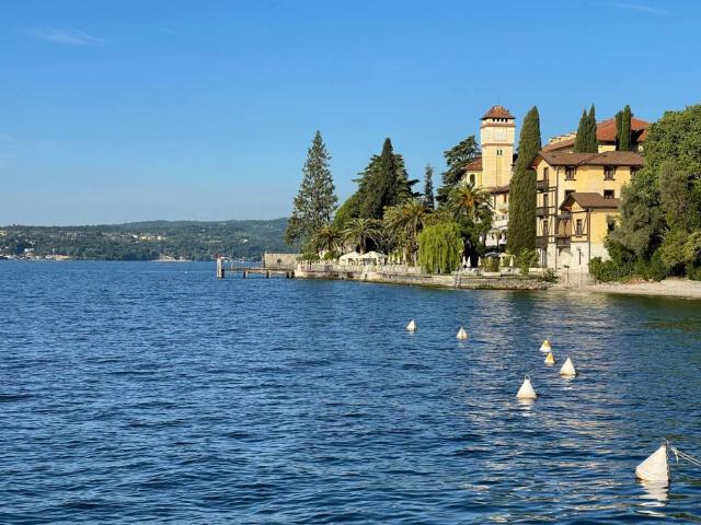 Villa Indipendente in vendita a Comunità Montana Parco Alto Garda bresciano, Gardone Riviera