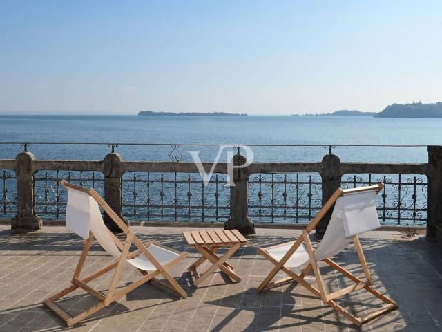 Villa Indipendente in vendita a Comunità Montana Parco Alto Garda bresciano, Gardone Riviera