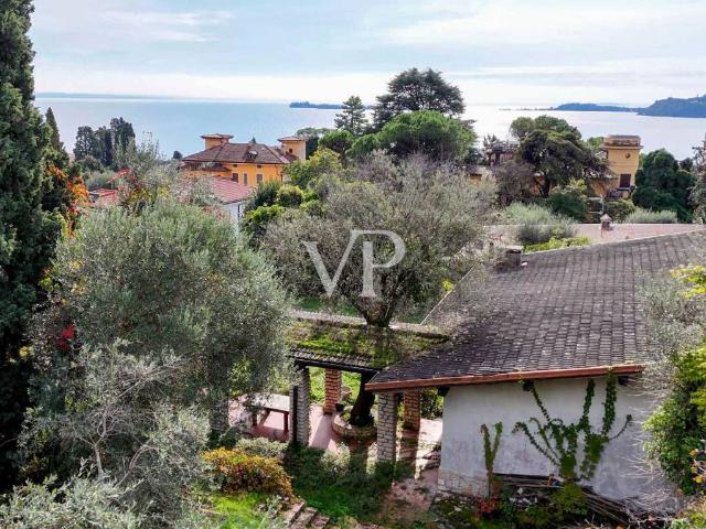 Villa Indipendente in vendita a Comunità Montana Parco Alto Garda bresciano, Gardone Riviera
