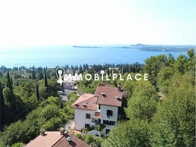 Villa Indipendente in vendita a Comunità Montana Parco Alto Garda bresciano, Gardone Riviera