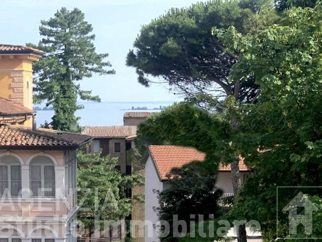 Villa Indipendente in vendita a Comunità Montana Parco Alto Garda bresciano, Gardone Riviera