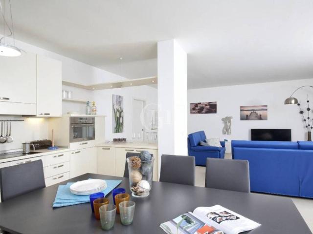 Villa Indipendente in vendita a Comunità Montana Parco Alto Garda bresciano, Gardone Riviera