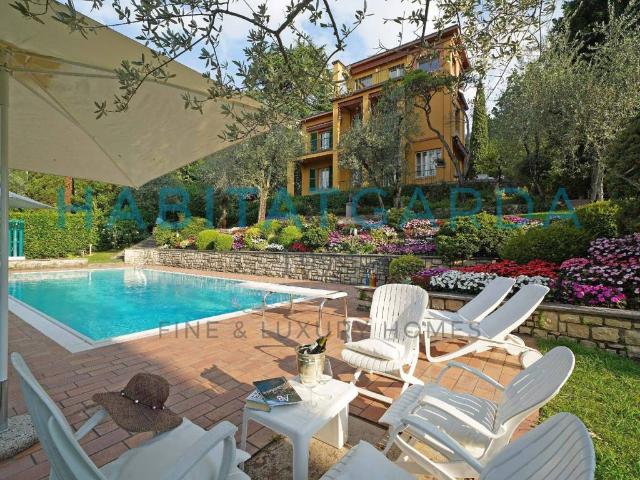 Villa Indipendente in vendita a Comunità Montana Parco Alto Garda bresciano, Gardone Riviera