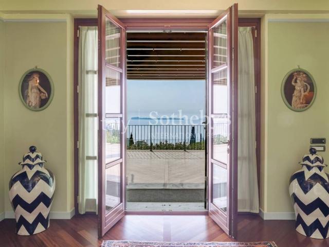 Villa Indipendente in vendita a Comunità Montana Parco Alto Garda bresciano, Gardone Riviera