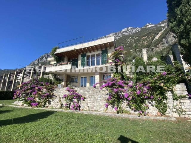 Villa Indipendente in vendita a Muslone, Gargnano