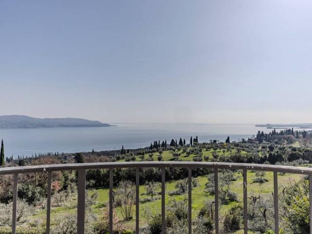 Villa Indipendente in vendita a Comunità Montana Parco Alto Garda bresciano, Gargnano