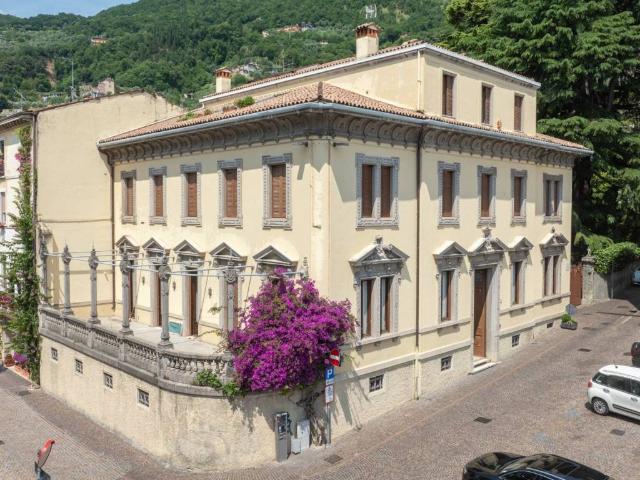 Villa Indipendente in vendita a Comunità Montana Parco Alto Garda bresciano, Gargnano