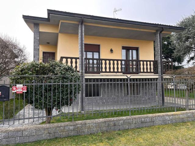 Villa Indipendente in vendita a Garlasco, Lombardia