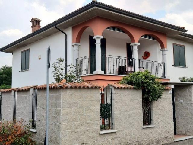 Villa Indipendente in vendita a Garlasco, Lombardia