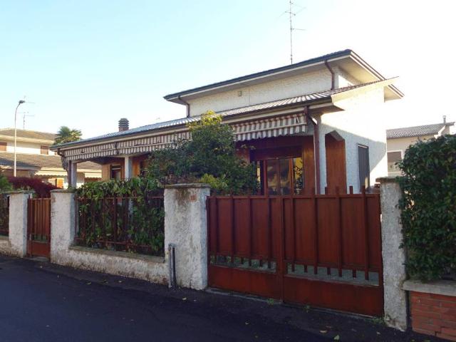 Villa Indipendente in vendita a Garlasco, Lombardia