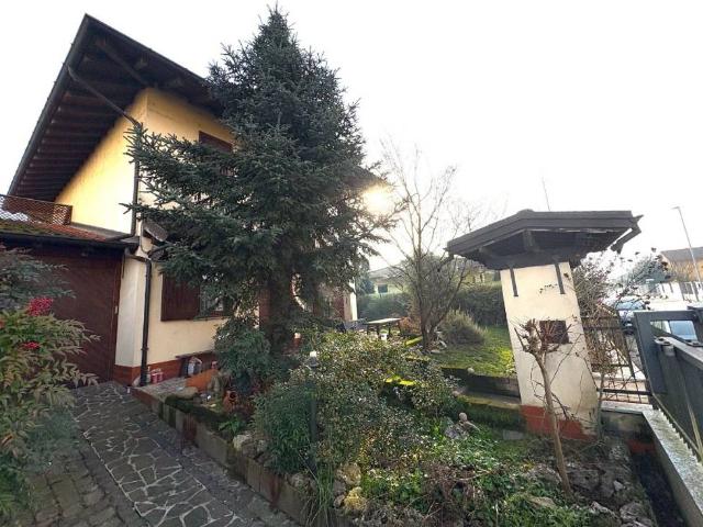 Villa Indipendente in vendita a Garlasco, Lombardia