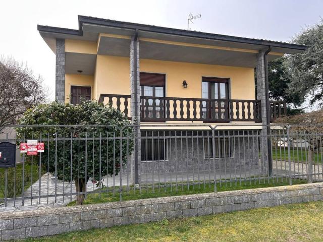 Villa Indipendente in vendita a Garlasco, Lombardia