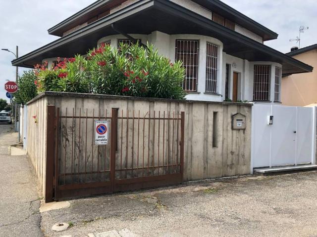 Villa Indipendente in vendita a Garlasco, Lombardia